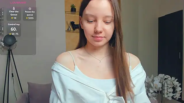 Snapshot of EdinaCordner chatting on November 2025 10:41:02 AM EdinaCordner online show from November 2025 10:41:02 AM