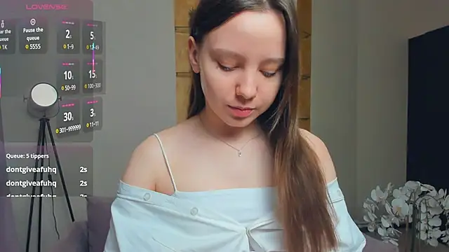 Snapshot of EdinaCordner chatting on October 2025 11:42:01 AM EdinaCordner online show from October 2025 11:42:01 AM