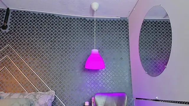 Aleja bloom online show from September 2025 03:52:02 PM