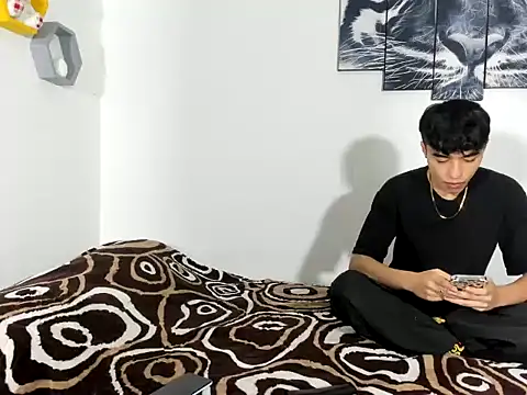 Snapshot of Maxxi_hot23 chatting on March 2025 01:32:02 PM Maxxi hot23 online show from March 2025 01:32:02 PM