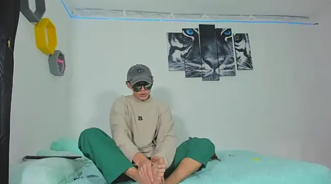 Snapshot of Maxxi_hot23 chatting on March 2025 07:08:02 PM Maxxi hot23 online show from March 2025 07:08:02 PM