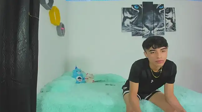 Snapshot of Maxxi_hot23 chatting on March 2025 03:37:01 PM Maxxi hot23 online show from March 2025 03:37:01 PM