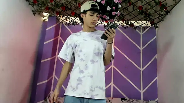 Snapshot of Maxxi_hot23 chatting on September 2025 07:19:02 PM Maxxi hot23 online show from September 2025 07:19:02 PM