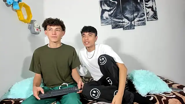 Snapshot of Maxxi_hot23 chatting on March 2025 08:17:01 PM Maxxi hot23 online show from March 2025 08:17:01 PM