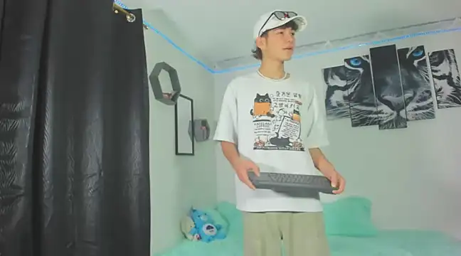 Snapshot of Maxxi_hot23 chatting on March 2025 01:43:01 AM Maxxi hot23 online show from March 2025 01:43:01 AM