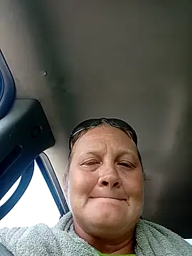 Snapshot of wetnwildforyou chatting on September 2025 05:52:01 PM wetnwildforyou online show from September 2025 05:52:01 PM