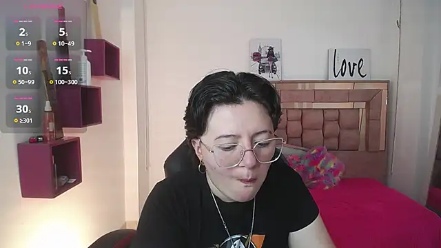 safyka online show from November 2025 02:45:02 AM