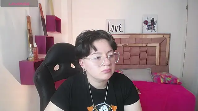 safyka online show from November 2025 12:47:02 AM