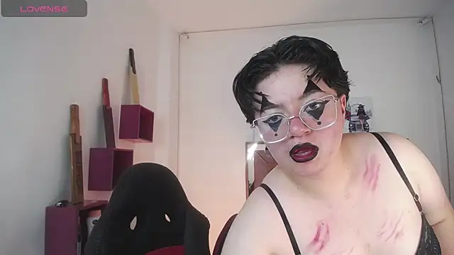 safyka online show from October 2025 04:58:02 PM