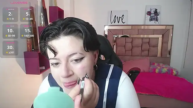 safyka online show from November 2025 01:00:02 AM