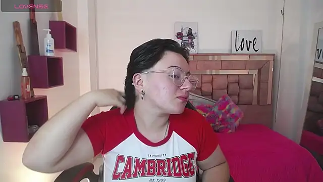 safyka online show from November 2025 03:28:01 AM