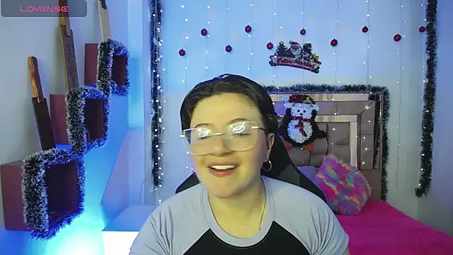 safyka online show from December 2025 02:32:02 AM