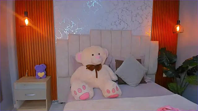 ScarlettWallace online show from November 2025 03:38:01 PM