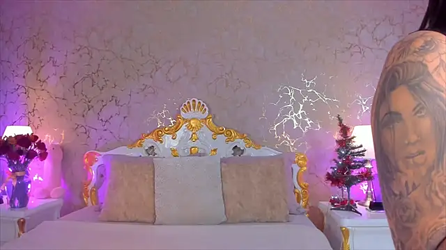 ScarlettWallace online show from December 2025 09:18:02 PM