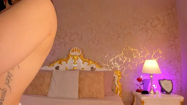 Snapshot of ScarlettWallace chatting on April 2026 08:37:01 PM ScarlettWallace online show from April 2026 08:37:01 PM