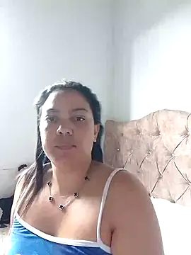 astrii 33 online show from October 2025 09:16:02 PM