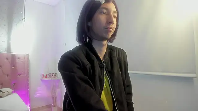 loverisu-coral online show from March 2026 10:15:02 PM