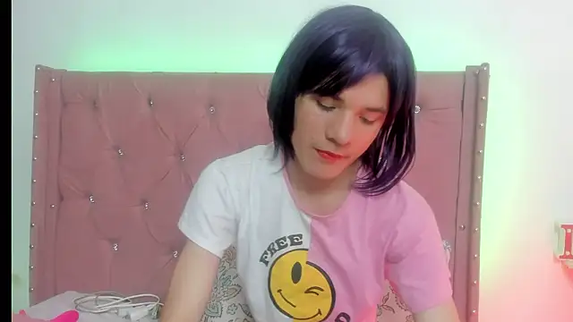 loverisu-coral online show from August 2026 07:40:01 PM