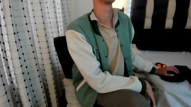 loverisu-coral online show from December 2025 07:15:02 PM