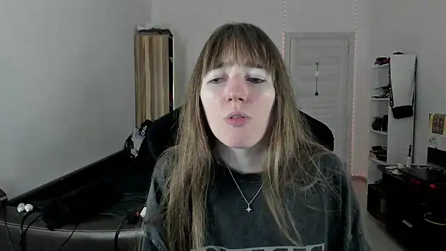 Snapshot of bekkawell chatting on October 2025 03:47:02 PM bekkawell online show from October 2025 03:47:02 PM