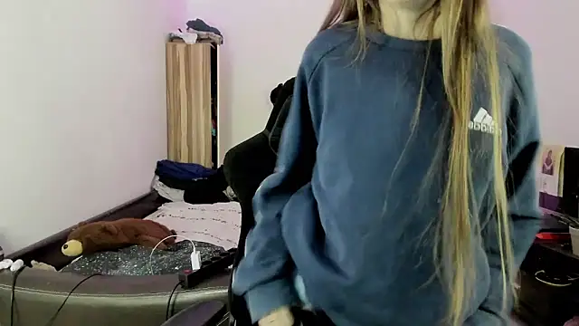 Snapshot of bekkawell chatting on October 2025 02:06:01 PM bekkawell online show from October 2025 02:06:01 PM