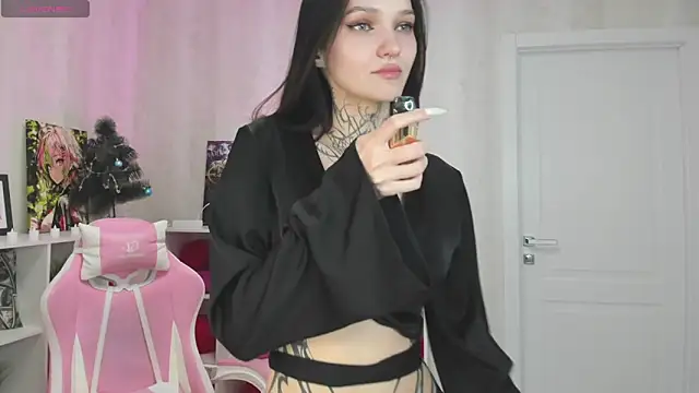 Selena Sharp online show from March 2025 04:01:01 AM