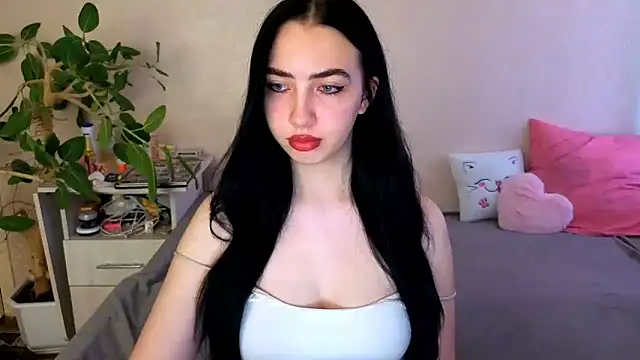 Snapshot of WildKittenX_ chatting on June 2026 04:12:02 AM WildKittenX online show from June 2026 04:12:02 AM