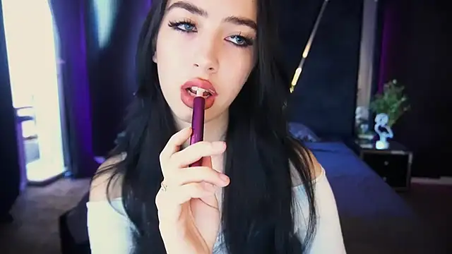 WildKittenX  online show from September 2025 05:50:01 AM