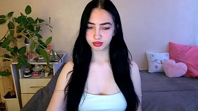 Snapshot of WildKittenX_ chatting on June 2026 04:00:02 AM WildKittenX online show from June 2026 04:00:02 AM