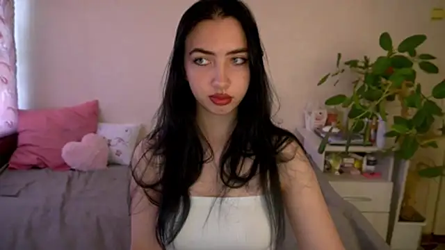 Snapshot of WildKittenX_ chatting on July 2026 04:32:02 AM WildKittenX online show from July 2026 04:32:02 AM