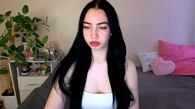 Snapshot of WildKittenX_ chatting on June 2026 04:03:01 AM WildKittenX online show from June 2026 04:03:01 AM