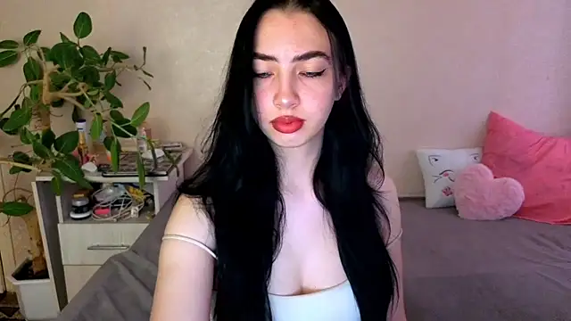 Snapshot of WildKittenX_ chatting on June 2026 04:01:02 AM WildKittenX online show from June 2026 04:01:02 AM