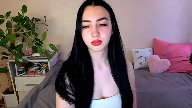 Snapshot of WildKittenX_ chatting on July 2026 04:02:02 AM WildKittenX online show from July 2026 04:02:02 AM
