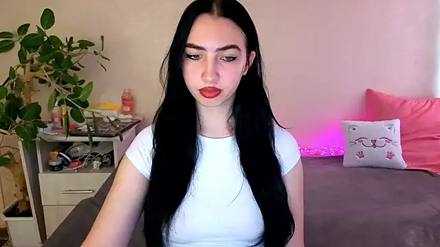 Snapshot of WildKittenX_ chatting on June 2026 04:07:01 AM WildKittenX online show from June 2026 04:07:01 AM