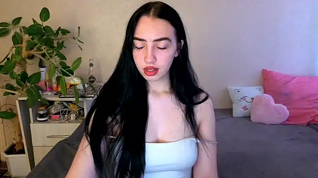 Snapshot of WildKittenX_ chatting on June 2026 04:06:02 AM WildKittenX online show from June 2026 04:06:02 AM