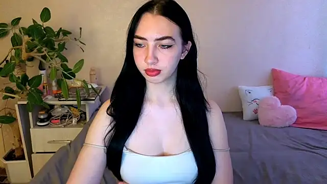 Snapshot of WildKittenX_ chatting on June 2026 04:07:01 AM WildKittenX online show from June 2026 04:07:01 AM