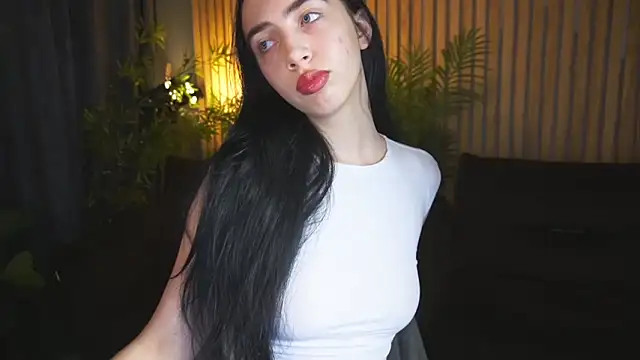 Snapshot of WildKittenX_ chatting on October 2025 05:39:02 AM WildKittenX online show from October 2025 05:39:02 AM