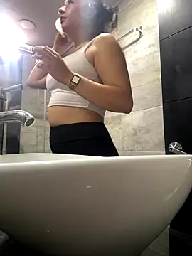 Mila LS online show from October 2025 01:01:02 PM