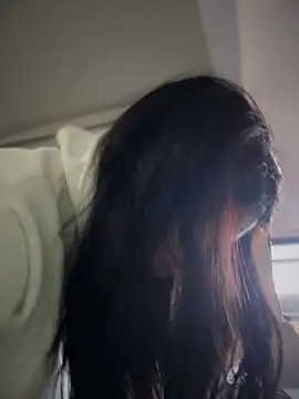 Mila LS online show from December 2025 01:06:01 PM