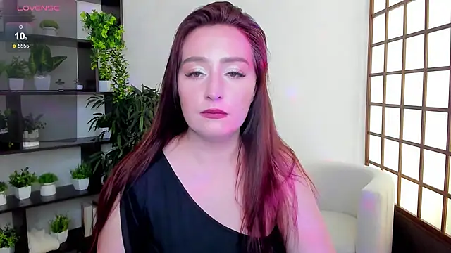 Snapshot of LinaFlawless chatting on September 2025 02:06:01 AM LinaFlawless online show from September 2025 02:06:01 AM