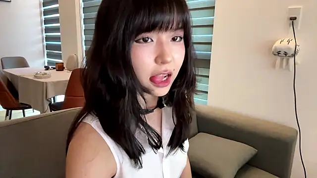 melana love online show from March 2026 10:39:01 AM