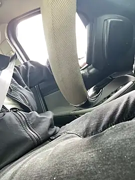 YJeromZCoxk online show from March 2025 12:11:01 PM