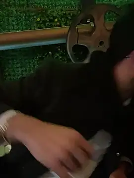 YJeromZCoxk online show from March 2025 09:02:01 AM