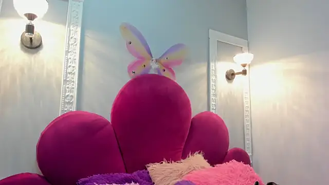 Bonniie 22 online show from November 2025 01:48:02 PM