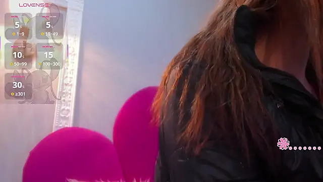 Bonniie 22 online show from December 2025 01:56:01 PM