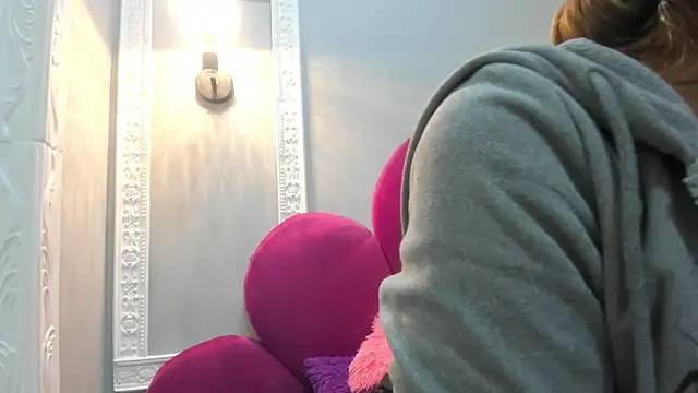 Bonniie 22 online show from March 2026 07:15:02 PM