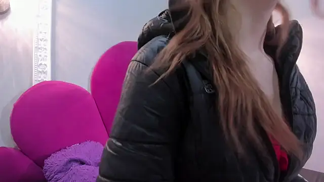 Bonniie 22 online show from December 2025 02:30:02 PM