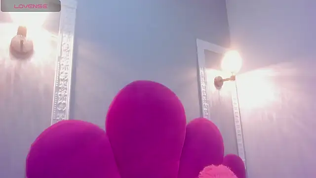 Bonniie 22 online show from December 2025 02:05:02 PM