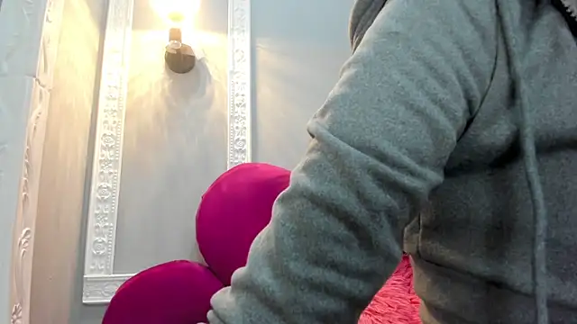 Bonniie 22 online show from March 2026 08:37:01 PM