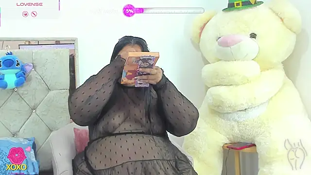 LunaaSweett online show from April 2026 08:38:02 PM